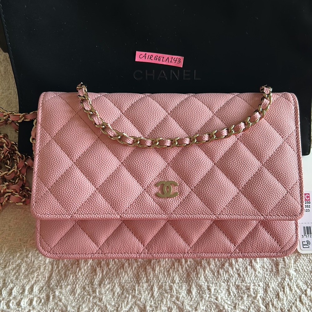 Chanel Wallet on Chain Pink